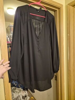 torrid Black V-Neck Long-Sleeve Button Front Blouse